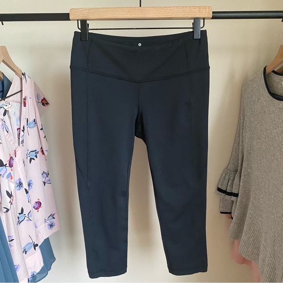 Athleta Pants - Athleta‎ ‘Revelation’ Capri